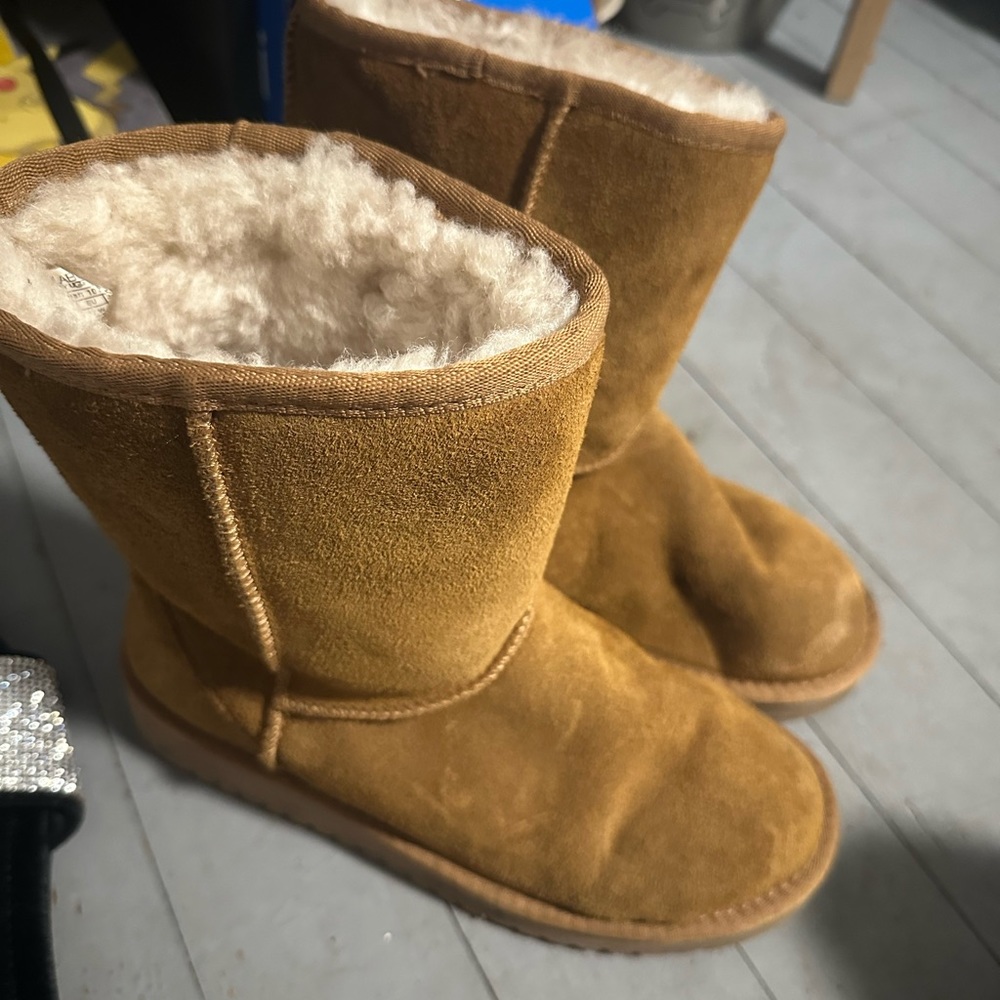 Koolaburra Boots Sz 6